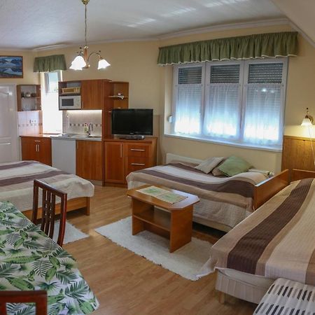 Molnar Apartment ชาร์วาร์ ภายนอก รูปภาพ