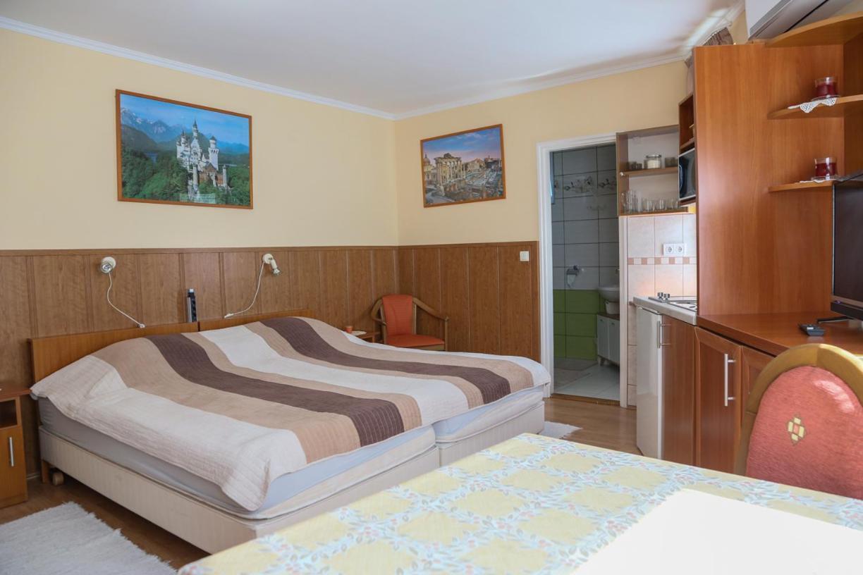 Molnar Apartment ชาร์วาร์ ภายนอก รูปภาพ