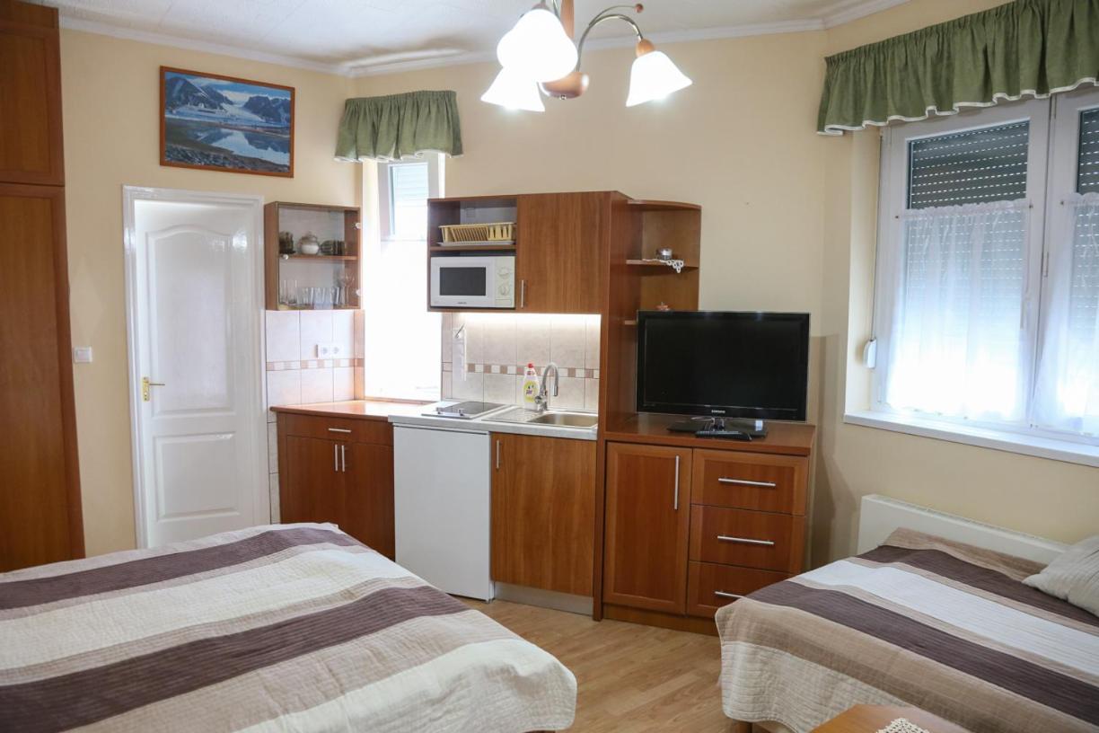 Molnar Apartment ชาร์วาร์ ภายนอก รูปภาพ
