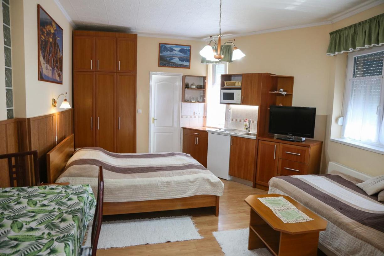 Molnar Apartment ชาร์วาร์ ภายนอก รูปภาพ
