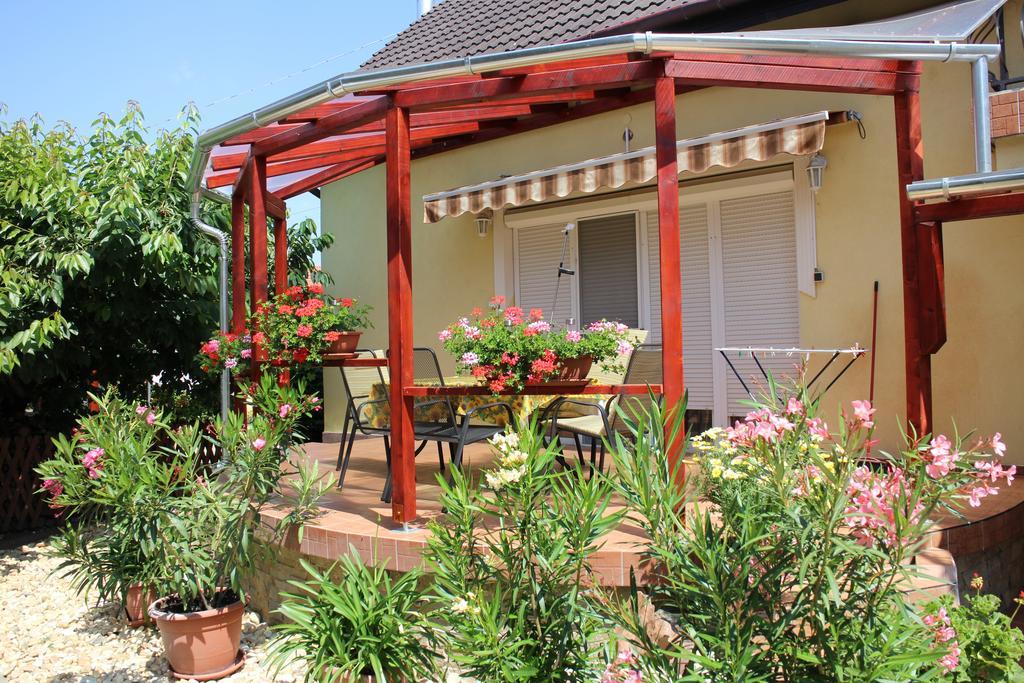Molnar Apartment ชาร์วาร์ ภายนอก รูปภาพ